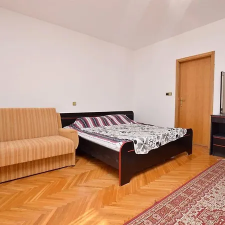 Slavica * Petrcane